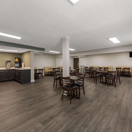 Quality Inn Airport Woodson Terrace Exteriör bild
