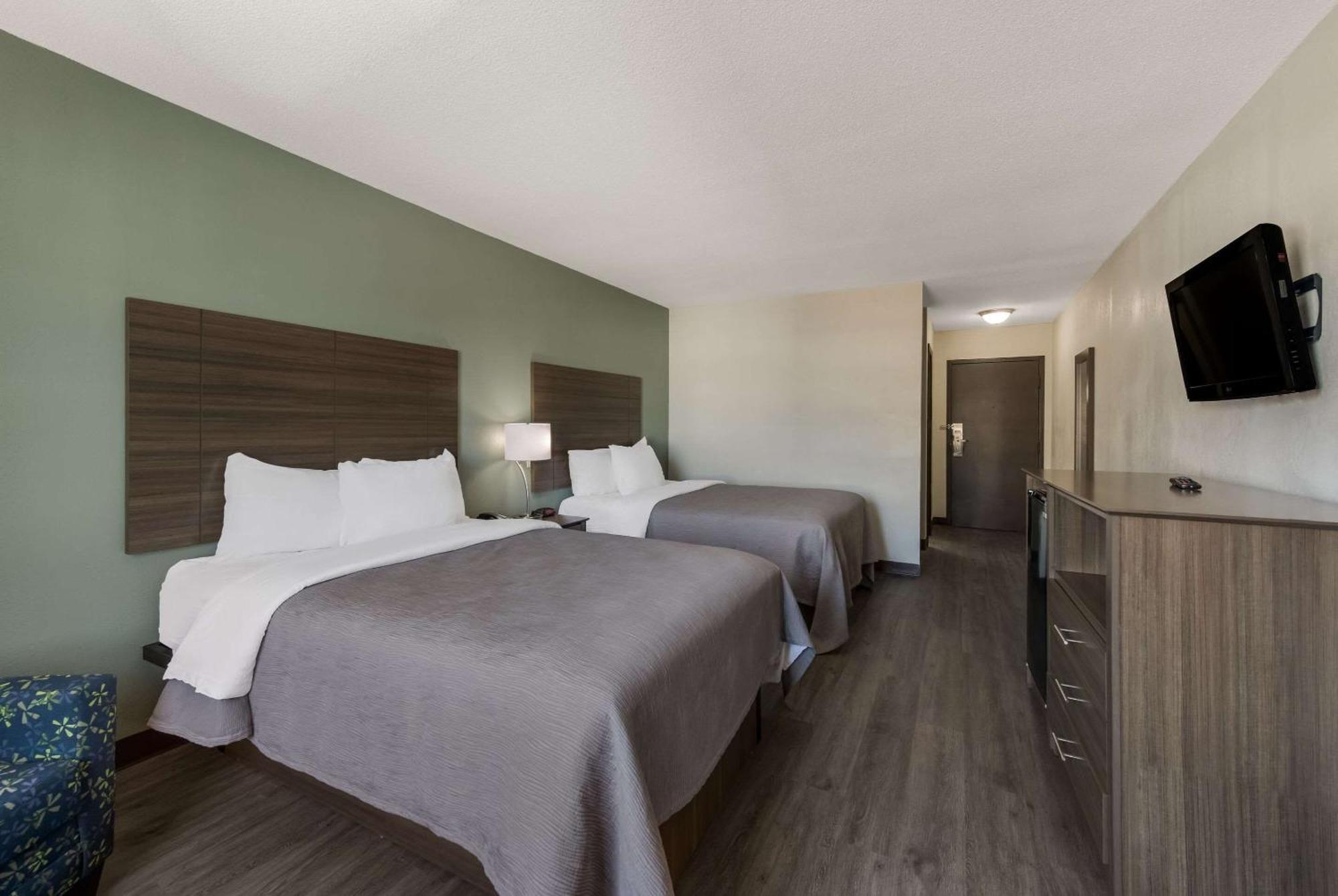 Quality Inn Airport Woodson Terrace Exteriör bild