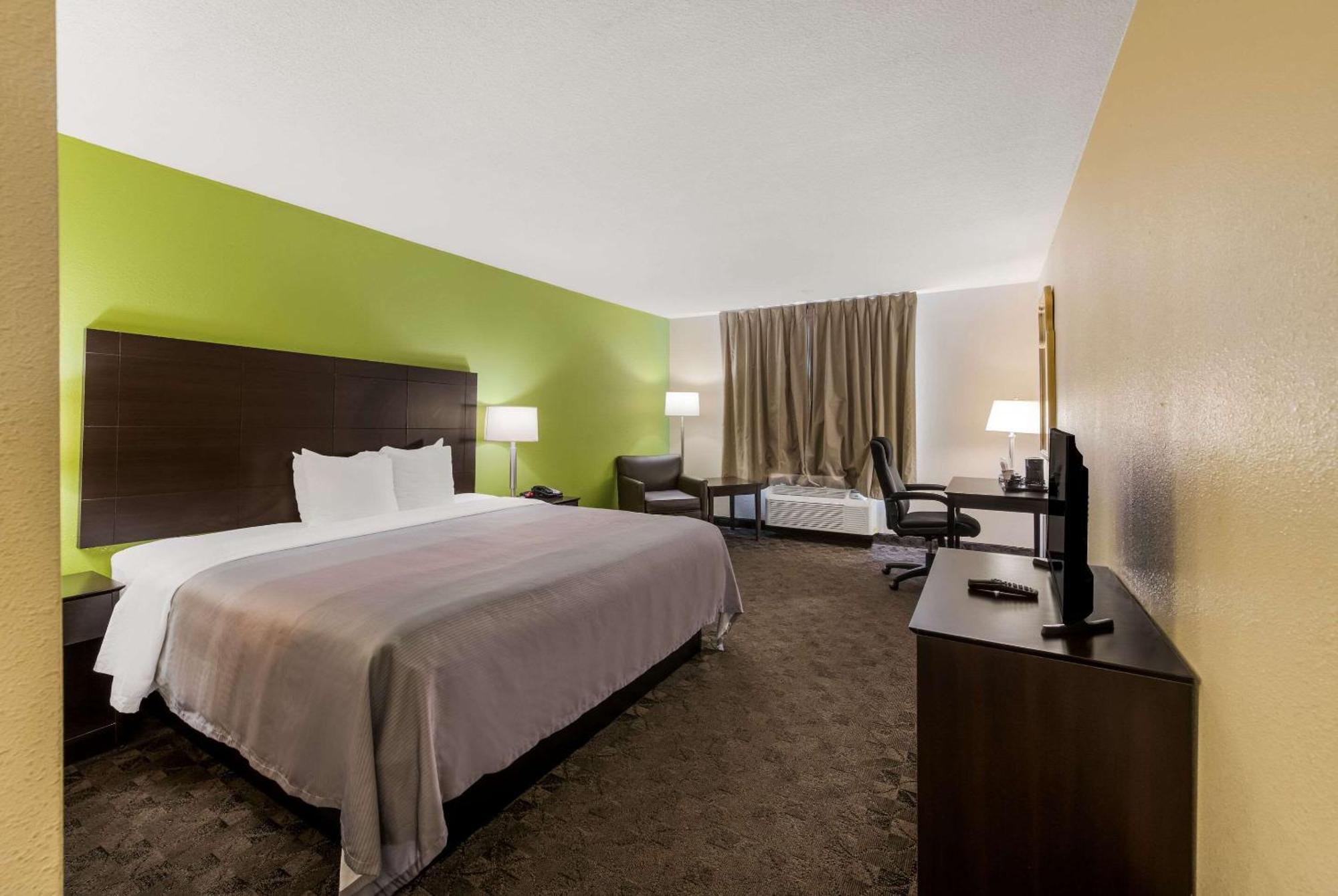 Quality Inn Airport Woodson Terrace Exteriör bild