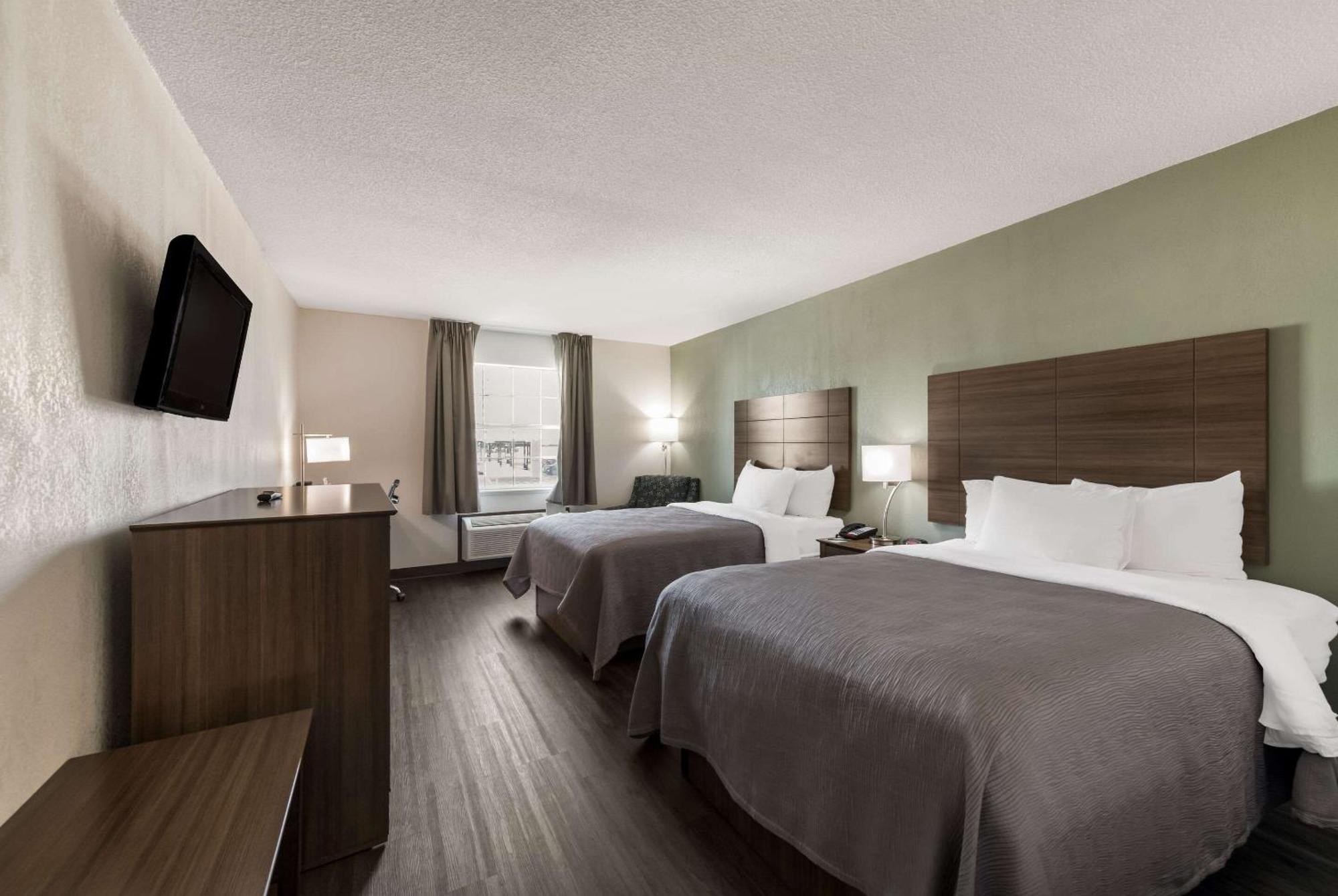Quality Inn Airport Woodson Terrace Exteriör bild
