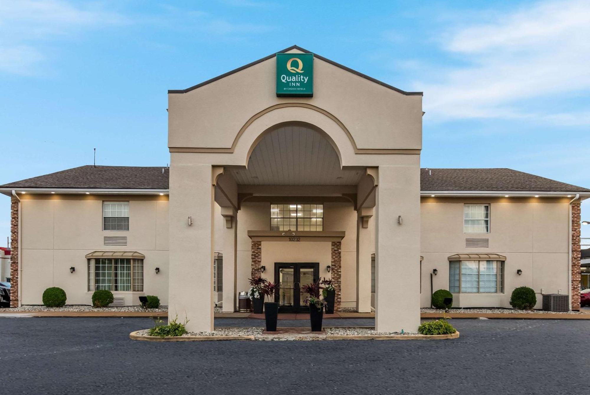 Quality Inn Airport Woodson Terrace Exteriör bild