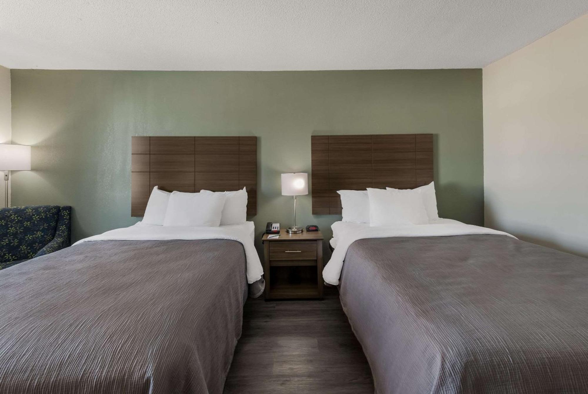 Quality Inn Airport Woodson Terrace Exteriör bild