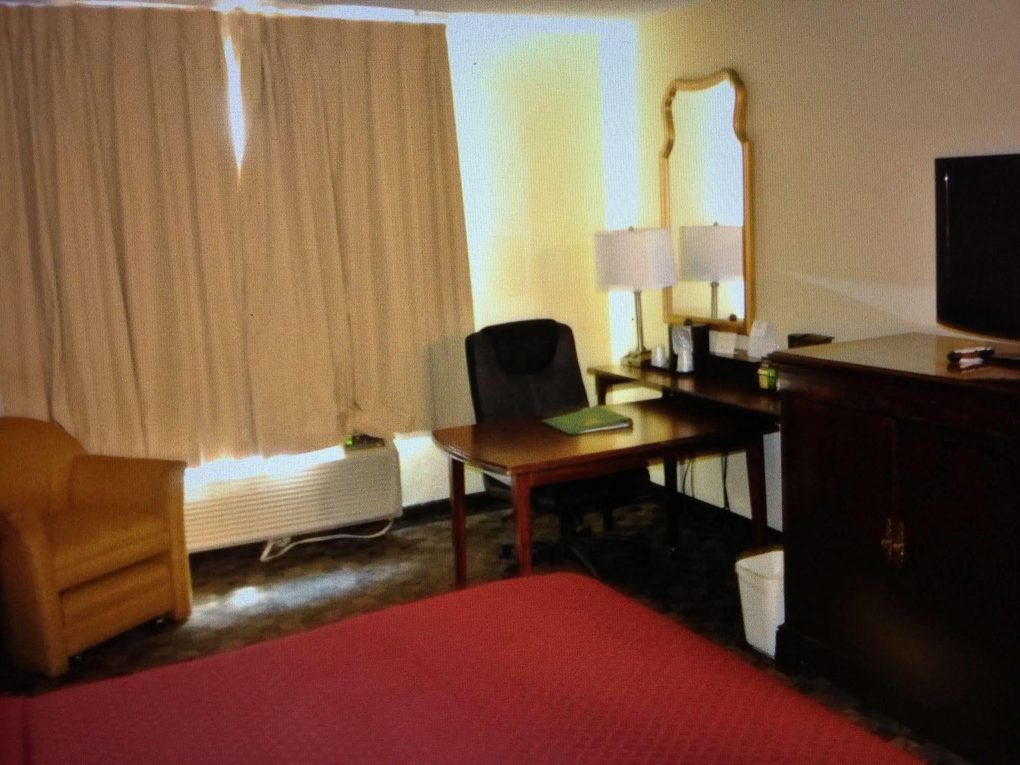 Quality Inn Airport Woodson Terrace Exteriör bild